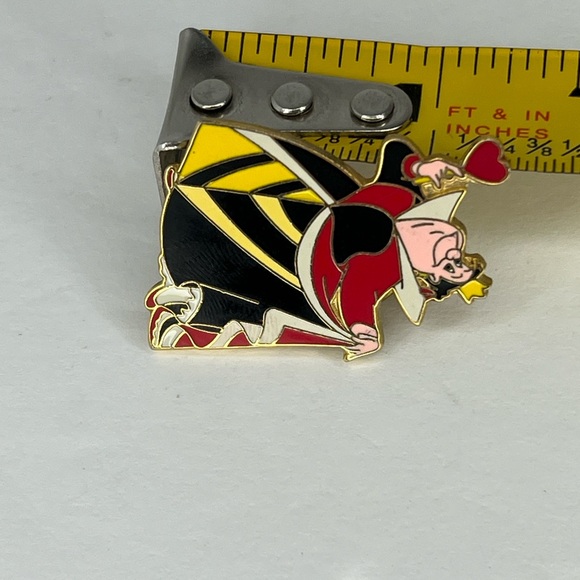 Disney Pin Queen of Hearts Alice in Wonderland 1999 Vintage - Picture 4 of 5